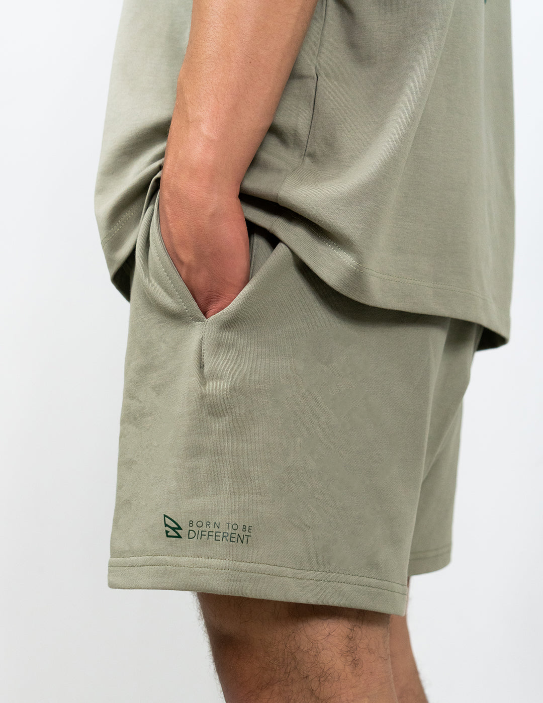 B2BD KHAKI-GREEN OVERSIZED SHORTS